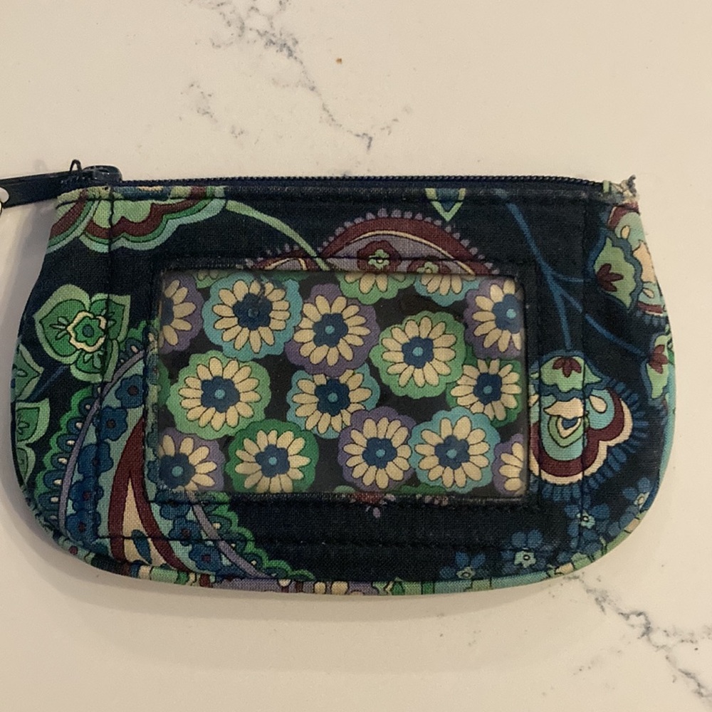 Vera Bradley change purse with sleeve for ID excellent used condition - Picture 2 of 5